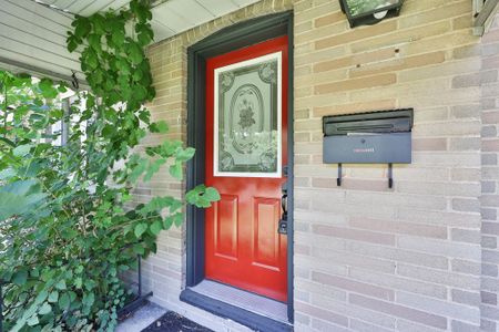 For Lease - 68 Oriole Avenue, Mississauga, Ontario - Photo 2