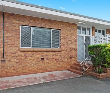 4/122A Russell Street, Toowoomba City, QLD 4350 - Photo 2