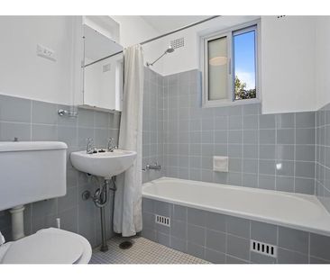 Well-presented Two Bedroom Apartment - Photo 6