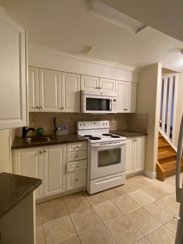 For Lease - 3197 Oakview Road, Mississauga, Ontario - Photo 4