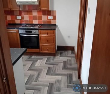 1 bedroom in a house share to rent - Photo 3