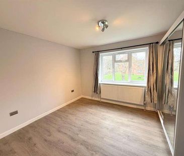 Green Avenue, Mill Hill, NW7 - Photo 1