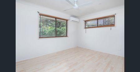 Immaculate spacious Family Home - Great Location! - Photo 3