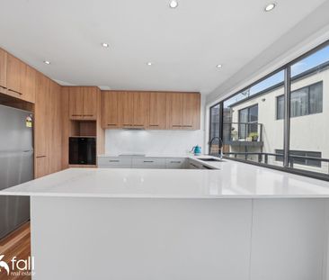 Conveniant Modern Living in Warrane - Photo 6