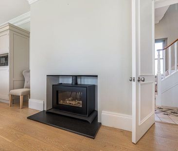 5 bedroom character property to rent - Photo 3