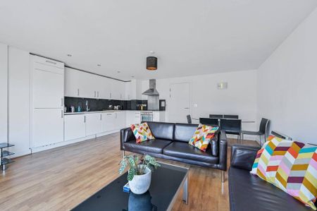 3 bedroom flat to rent - Photo 2