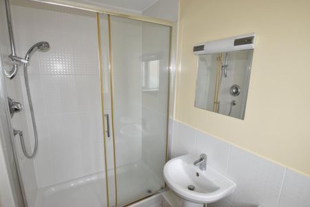 1 bedroom semi-detached house to rent - Photo 5