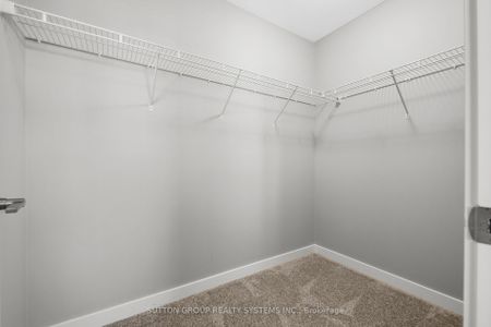 Townhouse For Lease | X8121562 - Photo 2