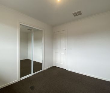 Stylishly Spacious Low-maintenance Living - Photo 3