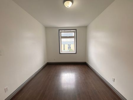 $1,300 / 1 br / 1 ba / 575 sqft 1BR Apartment Unit in St Catharines - Photo 2