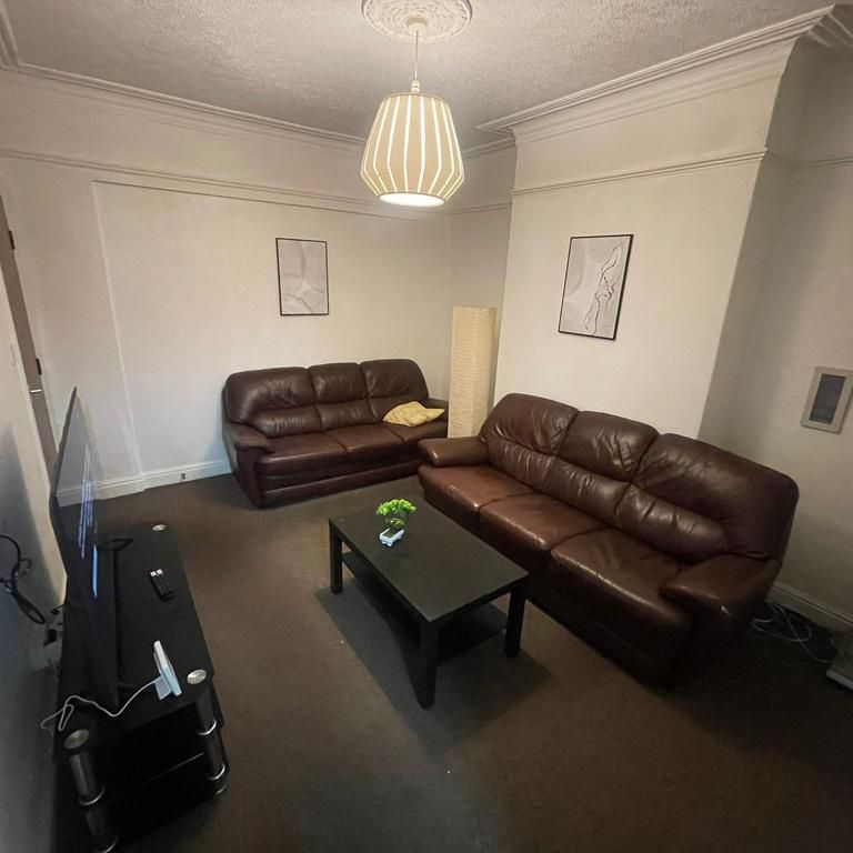 5 bedroom terraced house to rent - Photo 1