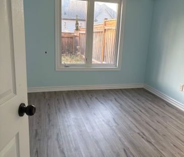 For Lease - 1816 Silverstone Crescent, Oshawa, Ontario - Photo 3
