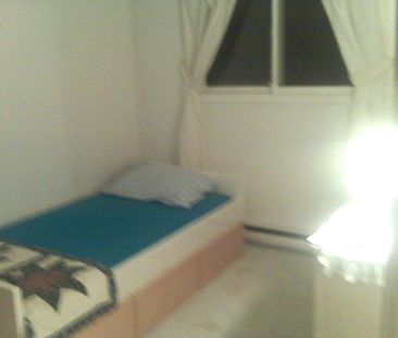 11 Eastbourne Avenue - Photo 2