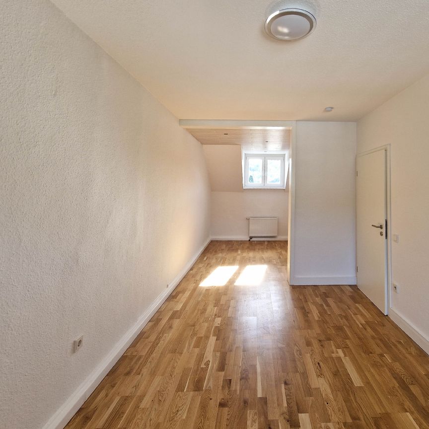 Dachgeschosswohnung im Herzen von Overath - Photo 1