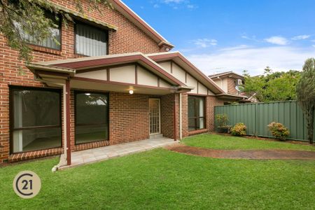 Spacious Two-Storey Townhouse in Prime Kellyville Location - Photo 2