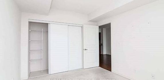 Lake Shore/Park Lawn Bright +Spacious 1Bdrm +Den Open Concept Layout - Photo 2