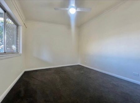 Parkes - Photo 4