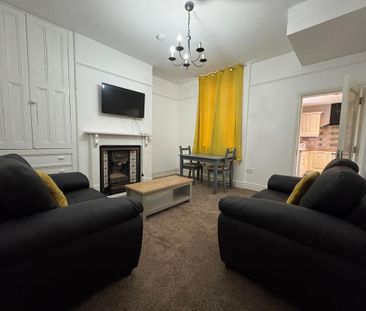 4 bedroom terraced house to rent - Photo 6