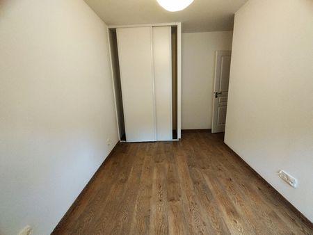 Location Appartement 4 pièces 83m² - Photo 3