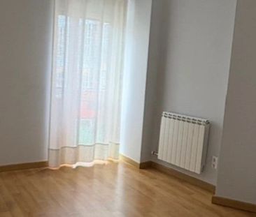 Apartamento de alquiler en Plaza de la Rinconada, Centro - Foto 2