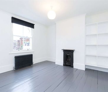 Four bedroom family house just moments from Newington Green. - Photo 4