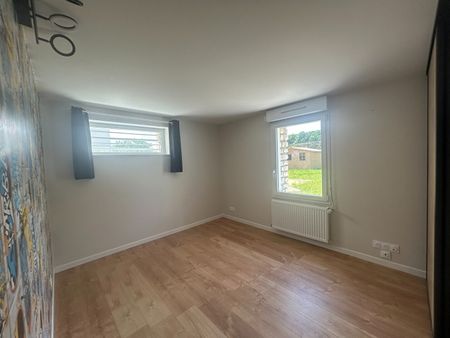 Location Maison 6 pièces 150m² - Photo 2