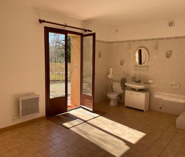 Location Maison 4 pièces 106m² FIGANIERES 83830 - Photo 3