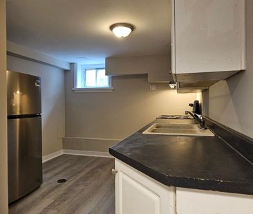 For Lease - 46 Walter Avenue Unit# B, Newmarket, Ontario - Photo 3