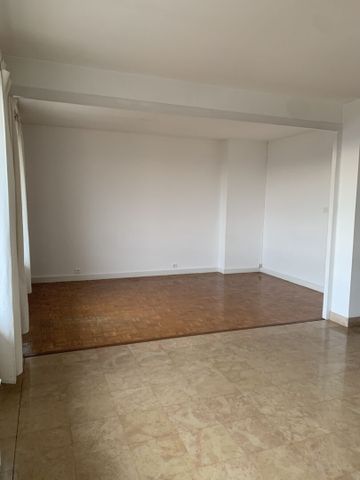 T3 avec une seule chambre 29 rempart st pierre - Photo 3