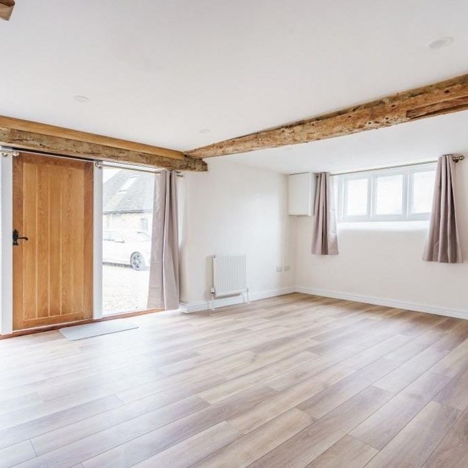 2 bedroom property to rent - Photo 1