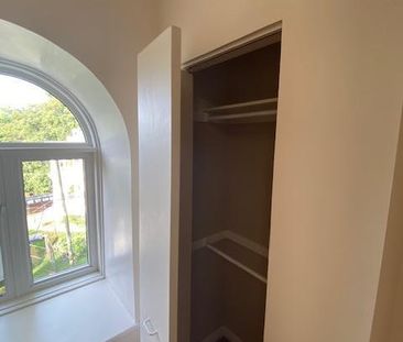 93 Lower Union St - Unit 3, 4 bed, 1.5 bath - Photo 5