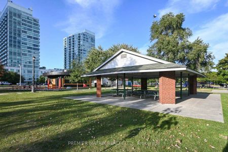 1928 Lake Shore Boulevard W #PH 7 - Photo 5