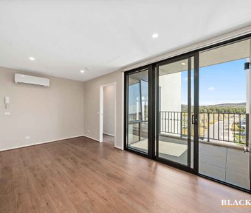 TOP FLOOR APARTMENT - Photo 2