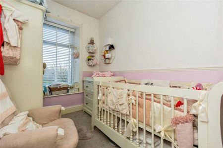 5 bedroom semi-detached house to rent - Photo 4