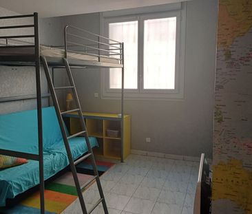 Appartement Sete 3 pièce(s) MEUBLE - - Photo 2