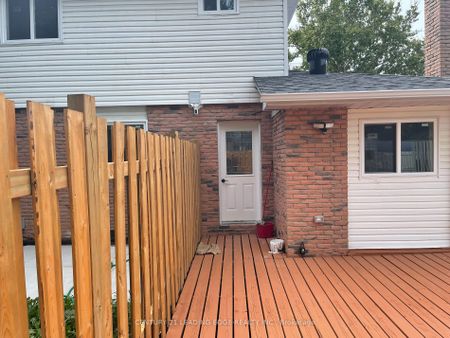 Detached Home For Lease | S8142552 - Photo 3