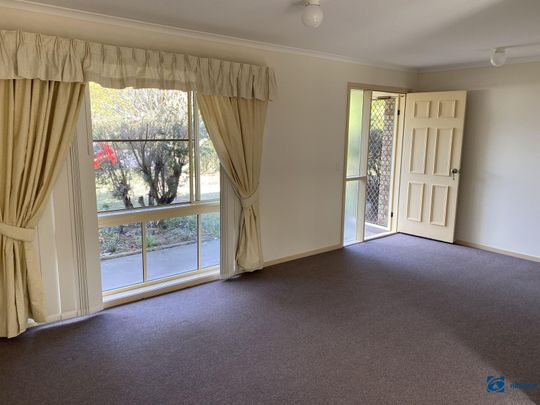 Three Bedroom Home in Sought-After Estate - Photo 1