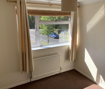 3 bedroom end of terrace house to rent - Photo 2