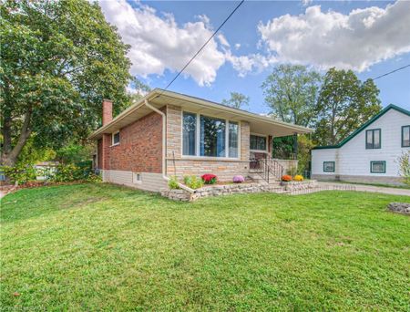 For Lease - 24 Prince Street, Waterloo, Ontario - Photo 5