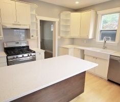 Riley Park Unfurnished 5 Bed 2.5 Bath House For Rent at 76 East 42nd Ave Vancouver - Photo 4