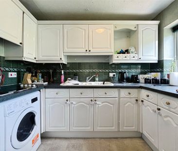 Wesley Drive, Egham, Surrey, TW20 9JA - Photo 3
