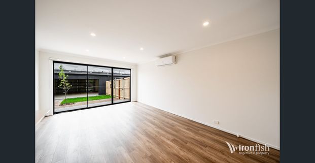 Stylish Low-Maintenance Living in a Sought-After Wollert Location - Photo 1