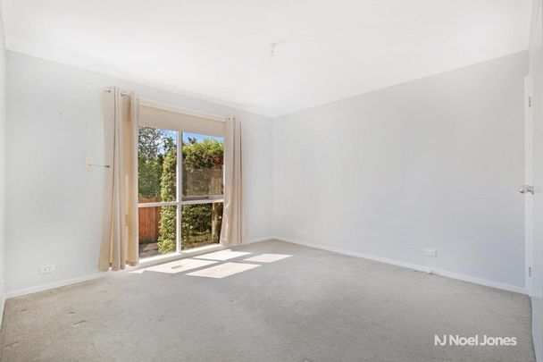 2/17 Emerald Street, RINGWOOD - Photo 1