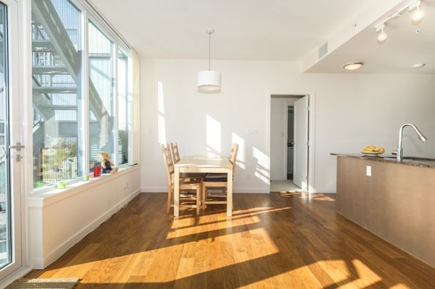 Penthouse in Vancouver West Side, BC - Photo 1