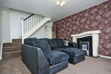 2 bedroom terraced house to rent - Photo 2