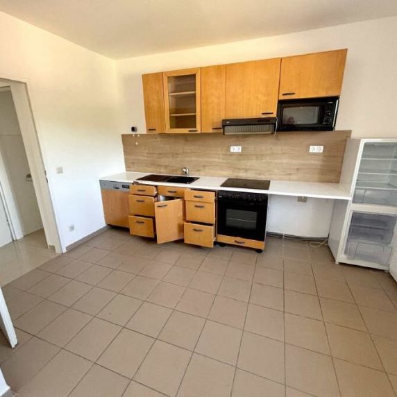 Dachgeschoss - Zwei Zimmerwohnung mit Essküche! - Photo 1