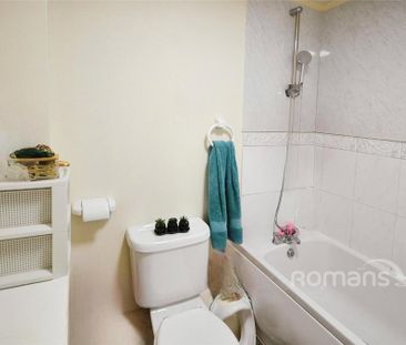 2 bedroom flat to rent - Photo 6