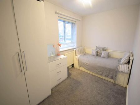 2 bedroom semi-detached house to rent - Photo 3