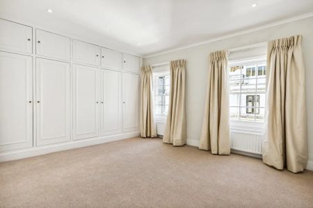 4 bedroom house in Kensington - Photo 4