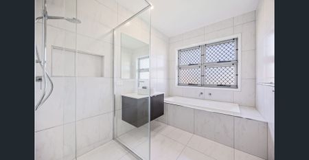 Brand New 4 Bedroom Home in Nikenbah for $750 Per week - Photo 3